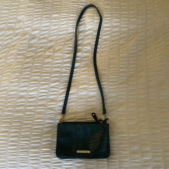 London Fog Crossbody Bag - Picture 4 of 7